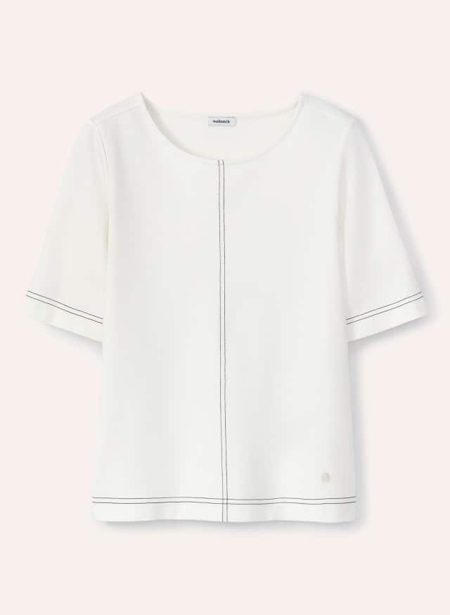 Ein weißes kurzärmeliges Oberteil mit dekorativen schwarzen Ziernähten liegt flach ausgebreitet vor hellem Hintergrund. Ein weißes kurzärmeliges Oberteil mit dekorativen schwarzen Ziernähten liegt flach ausgebreitet vor hellem Hintergrund.