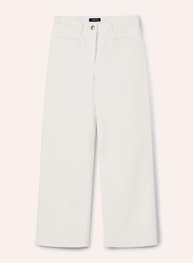 Eine weiße, gerade geschnittene Damenhose mit Knopf- und Reißverschluss Eine weiße, gerade geschnittene Damenhose mit Knopf- und Reißverschluss