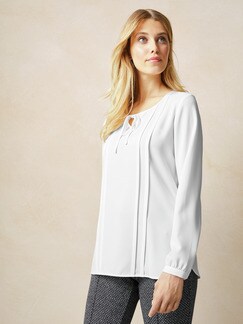 Bluse mit Schleifchen Bluse mit Schleifchen