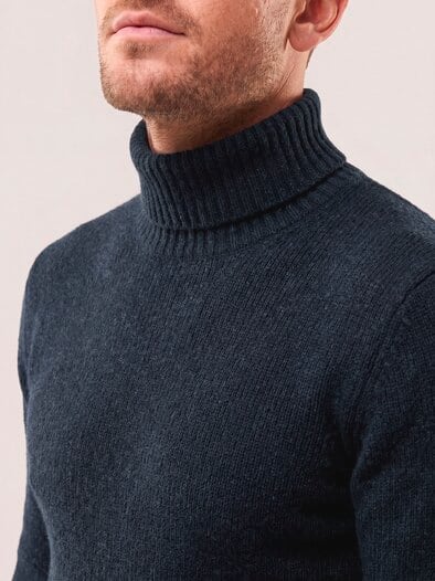 Rollkragenpullover aus Lammwolle Marine