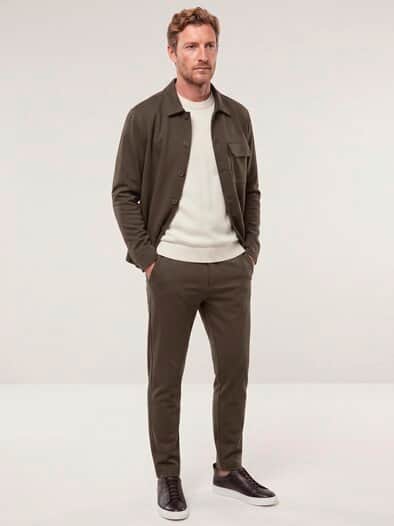 Chino aus elastischem Material Braun