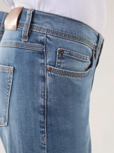 Charakter-Jeans Light Blue