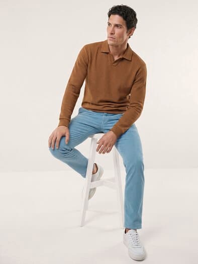 Cordhose aus weicher Baumwolle Hellblau