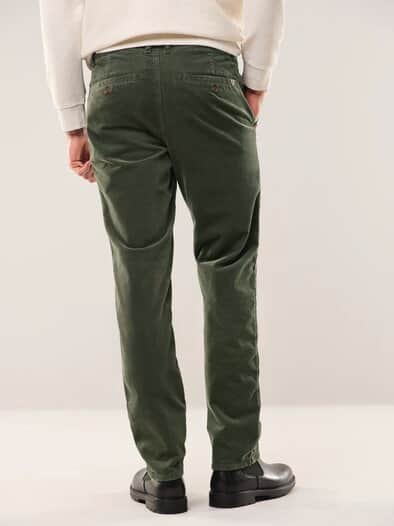 Wärmende Cordhose mit Thermofutter Oliv