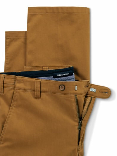 Extraglatt Dehnbund-Chino Safran