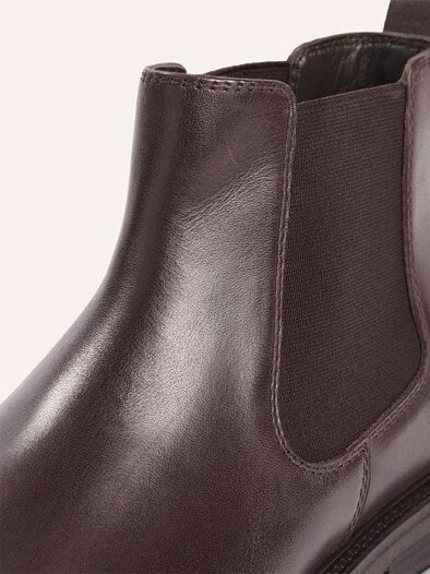 Leder Chelsea Braun