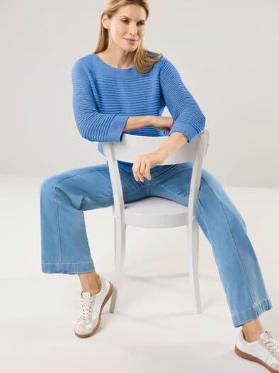 Pullover aus Bändchengarn Meerblau