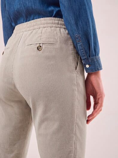 Jogpant aus weichem Cord Soft Sesam