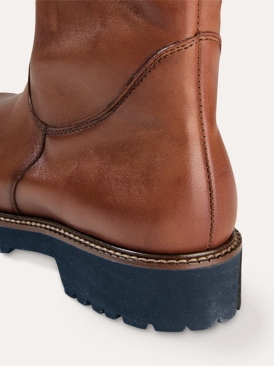 Lammfell-Stiefelette Cognac