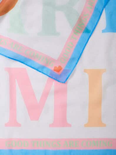 Tuch mit Buchstabendruck Multicolor Weiß