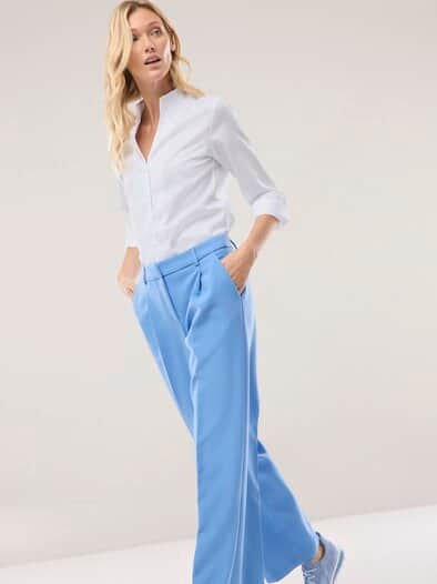 Extraglatt-Bluse Kelchkragen Weiß