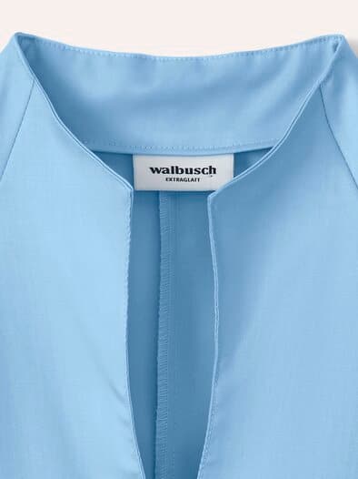 Extraglatt-Bluse Kelchkragen Skyblue