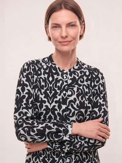 Bluse mit Seide Druck Schwarz