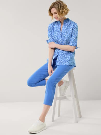 Extraglatt-Bluse Kelchkragen Minimal Königsblau