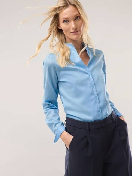 Extraglatt-Bluse Kelchkragen Skyblue