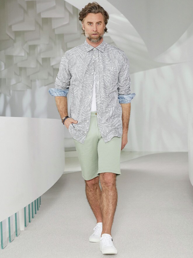 Outfit Kunstdruck-Hemd Outfit Kunstdruck-Hemd