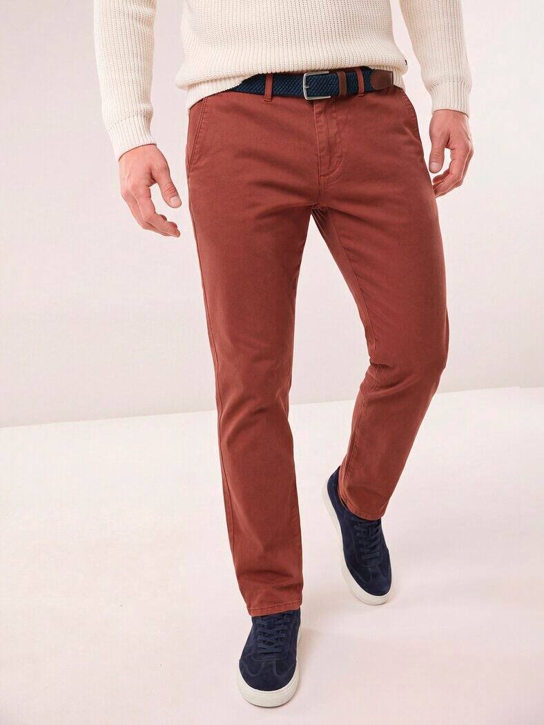 Chino inklusive Gürtel Rotbraun