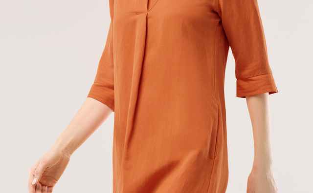 Sommerliches Kleid, luftig und locker in toller Sommerfarbe.